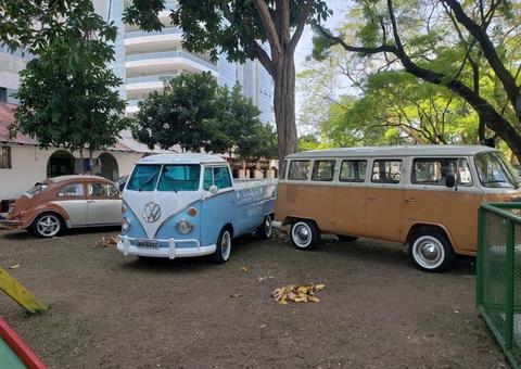 Clubes do Carro Antigo e do Fusca realizam encontro na zona Norte de Manaus 