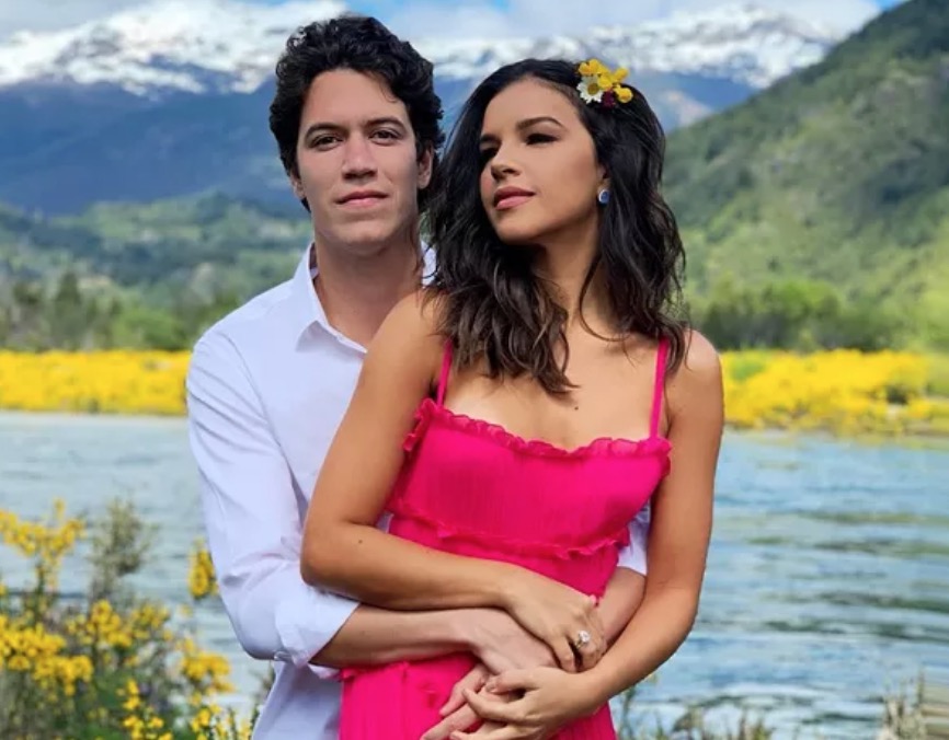 Após rumores de separação, Mariana Rios ‘esfrega’ anel de noivado na internet