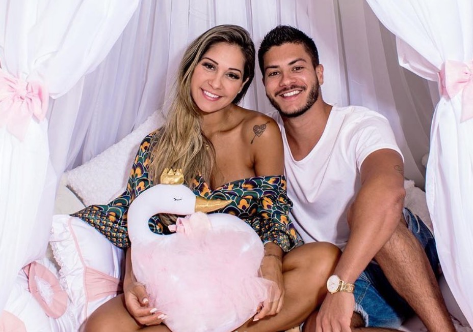 Mayra Cardi e Arthur Aguiar deixam de se seguir e levantam rumores de crise