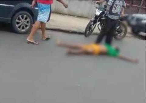 Em Manaus, homem é baleado e morre após cair de carro que o socorria