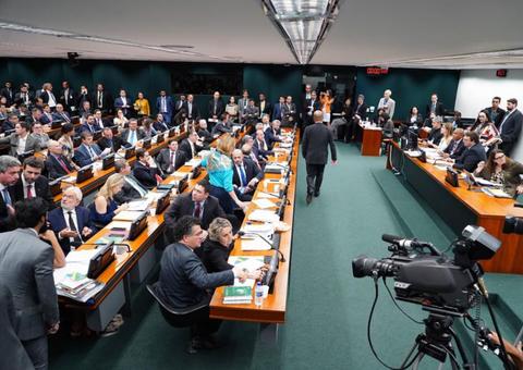 CCJ retoma terça-feira análise do parecer da reforma da Previdência