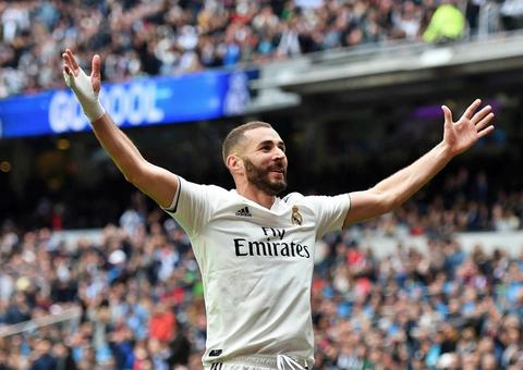 Real Madrid derrota o Athletic Bilbao com três gols do francês Benzema