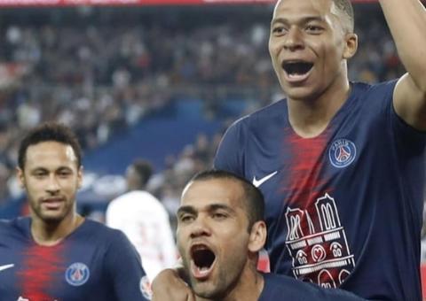 Na volta de Neymar, campeão PSG bate Monaco com 3 gols de Mbappé