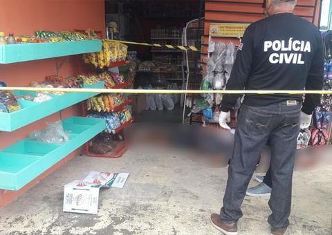 Homem é assassinado a tiros em plena luz do dia em rua de Manaus