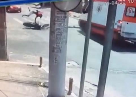 Jovem morre ao ser violentamente atropelado por ambulância do Samu