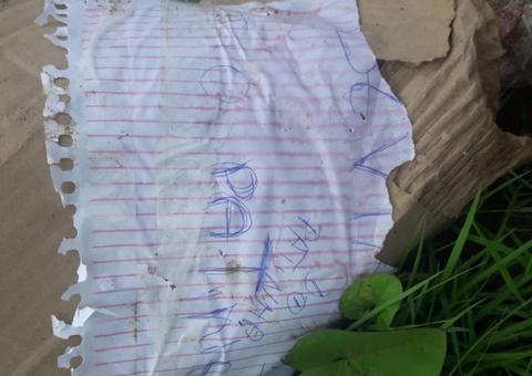 Enrolado em papelão e com bilhete preso ao corpo, homem é encontrado em Manaus