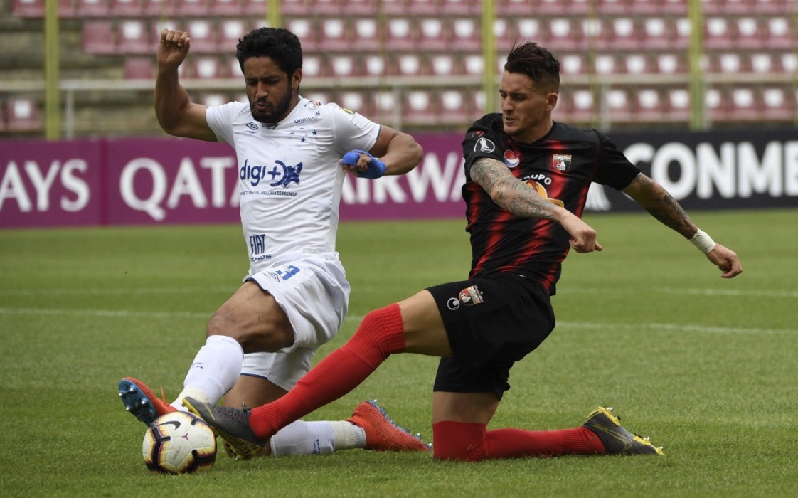 Cruzeiro ganha e garante topo de grupo por antecipação na Libertadores