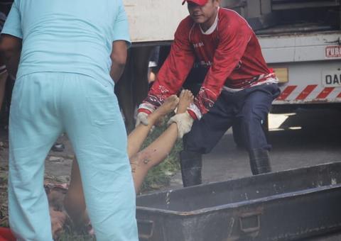 Mulher é jogada de carro e executada com oito tiros na cabeça em rua de Manaus 