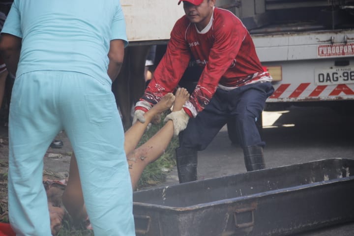 Mulher é jogada de carro e executada com oito tiros na cabeça em rua de Manaus 