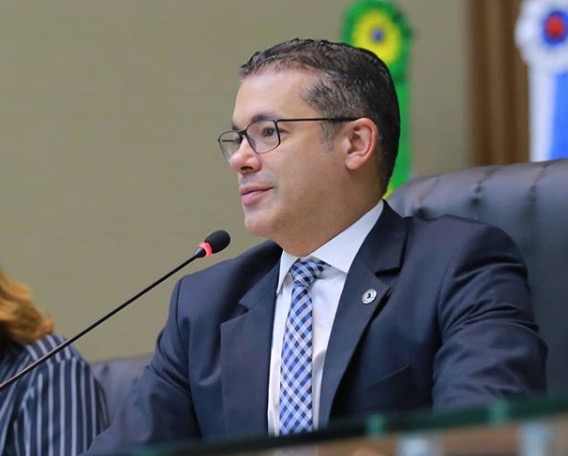 Josué Neto surge como terceira via em pesquisa para a Prefeitura de Manaus