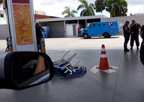 Frentista é executado a tiros enquanto abastecia carro em posto de Manaus
