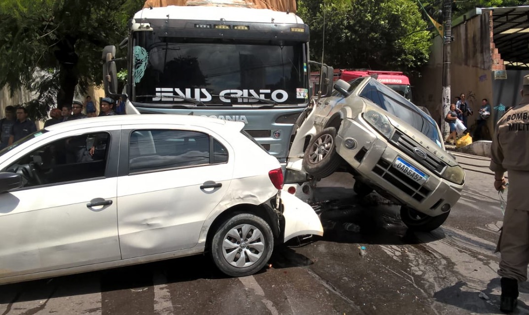 Saiba tudo sobre o grave acidente envolvendo caminhão e 12 veículos em Manaus