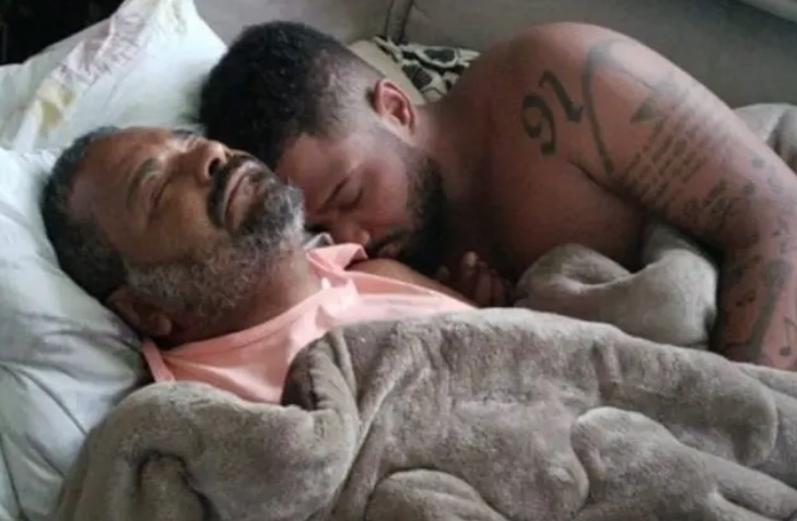 'Ainda preciso do colo de pai', diz filho de Arlindo Cruz em foto