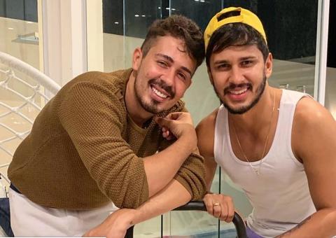 Carlinhos Maia diz que casamento entre dois homens não é ‘casamento gay’ e é detonado