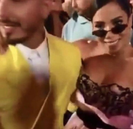 Anitta rebate críticas após vídeo sendo supostamente ignorada por J Balvin