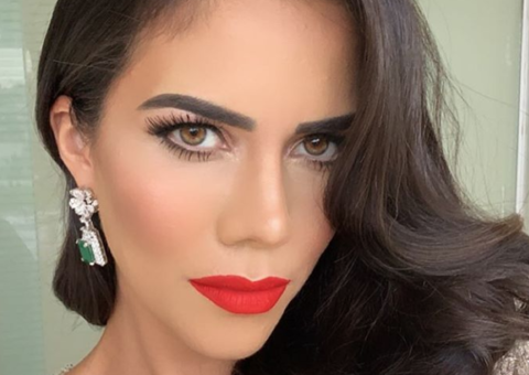 Apresentadora revela que usou planta exótica para ‘fechar' parte íntima