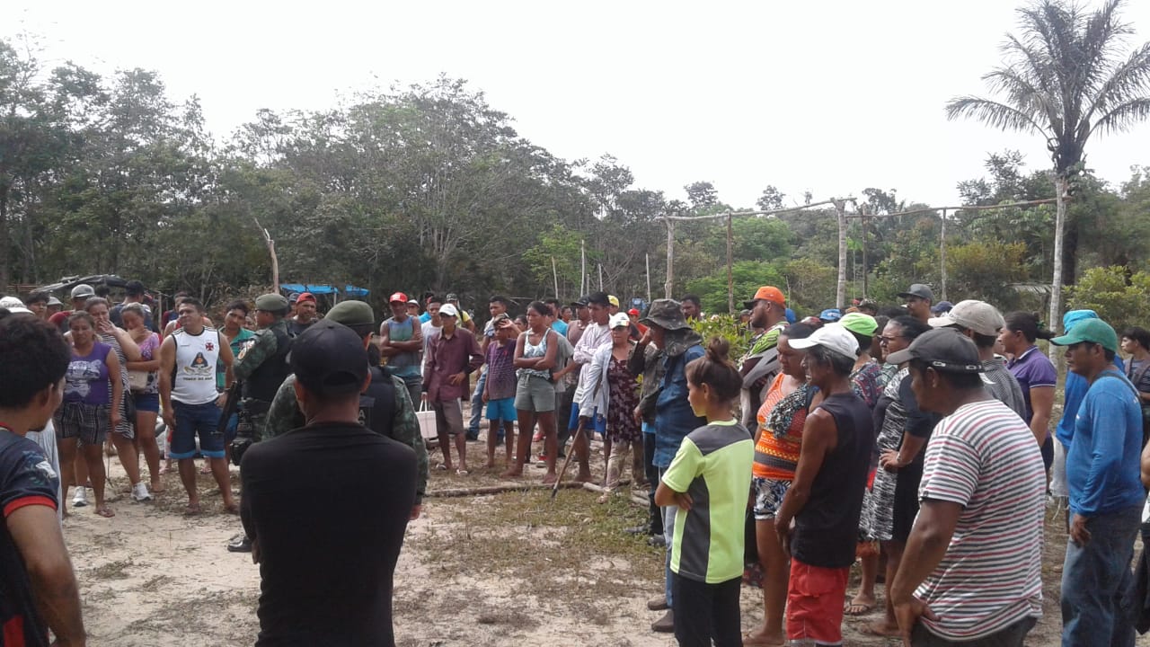 Ocupações irregulares são retiradas de área de preservação em Manaus 