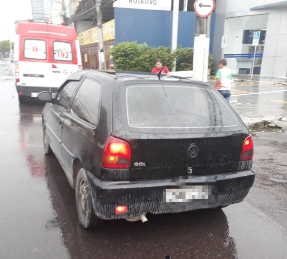 Sob chuva, idoso de 78 anos é atropelado ao tentar atravessar avenida em Manaus