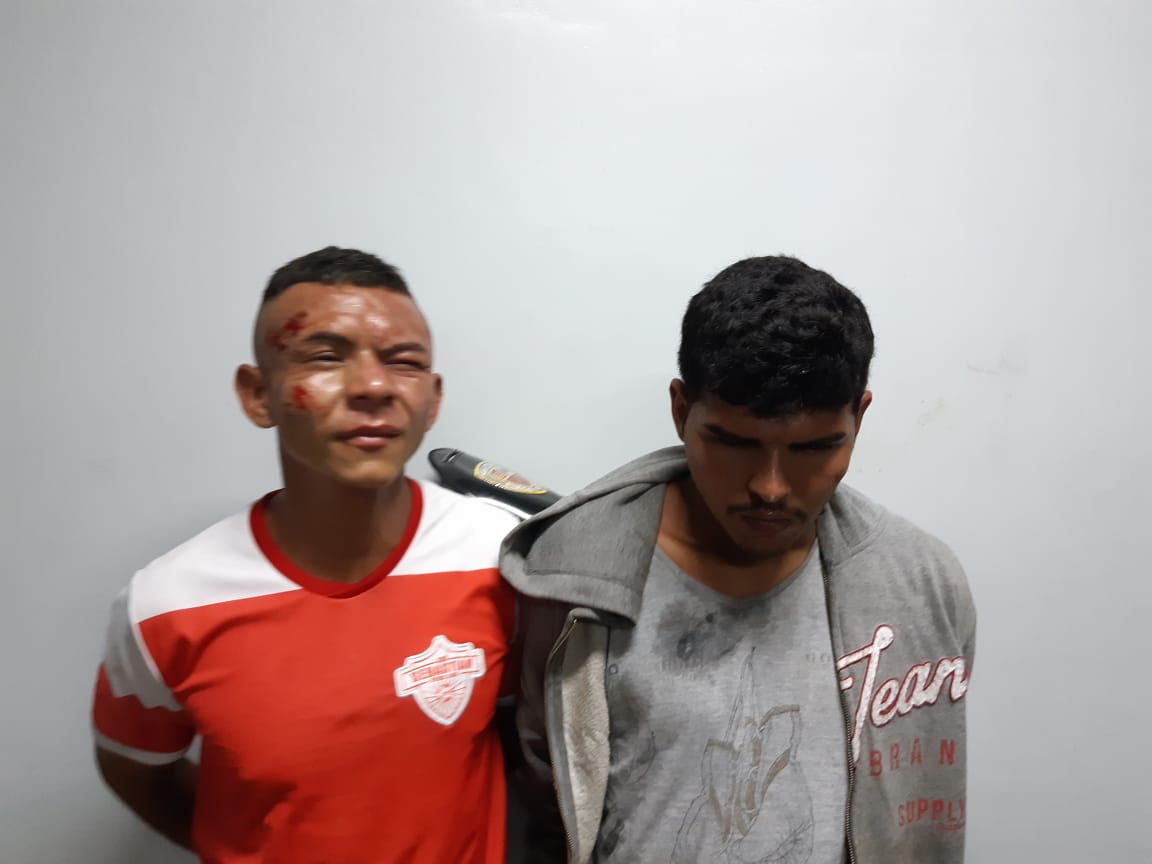 Dupla suspeita de roubar mulheres na saída de pizzaria é  presa em Manaus