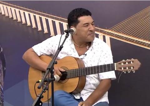 Barco que transportava cantor Cileno fica à deriva