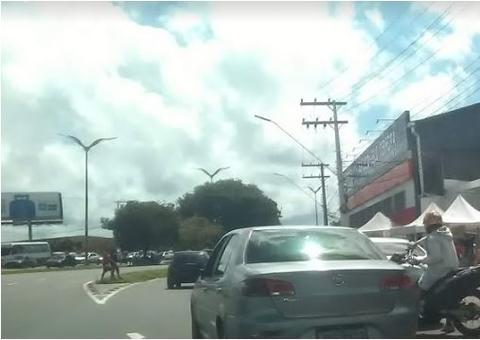 Veja o que os donos da rua fazem na avenida Noel Nutels