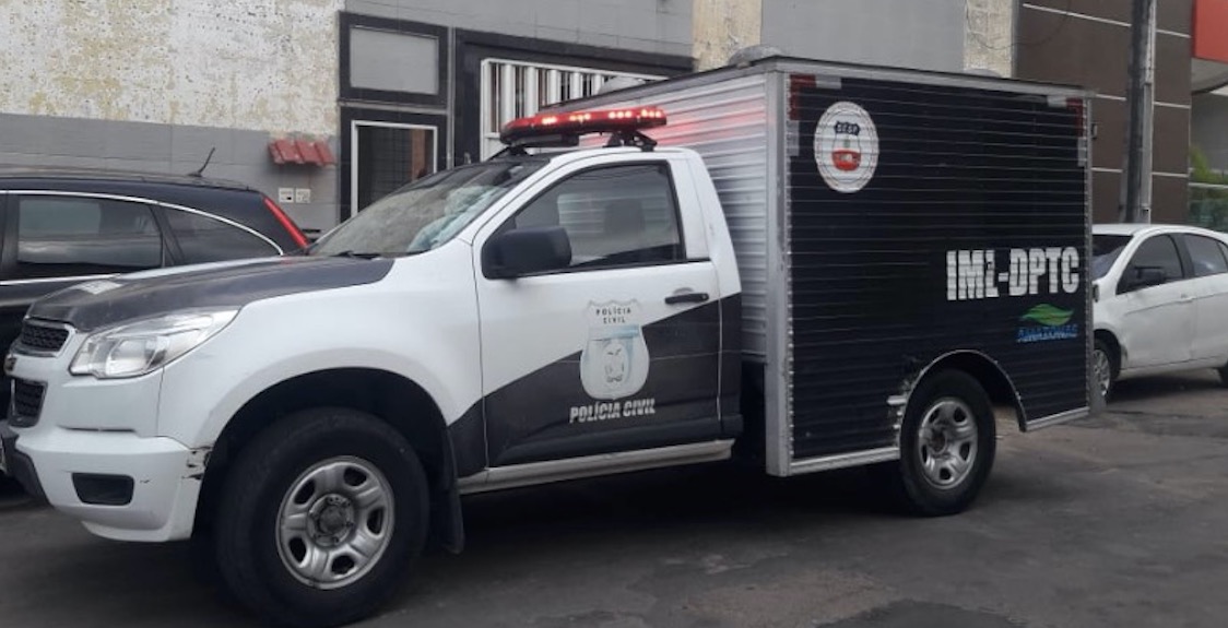 Homem é morto a tiros enquanto bebia em rua de Manaus