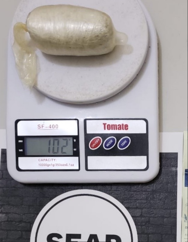 7 visitantes são flagrados tentando entrar com celular, drogas e estimulantes sexuais em presídios