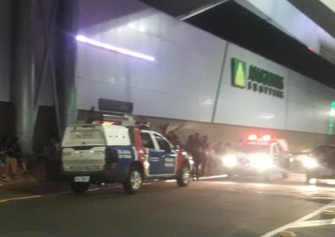 Suspeitos de assalto no Amazonas Shopping conseguiram fugir durante tumulto, diz PM