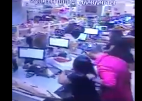 Vídeo mostra momento em que suspeito tenta assaltar loja do Amazonas Shopping