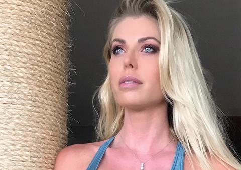 Modelo Caroline Bittencourt fez storie antes de cair no mar