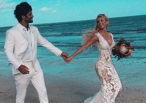 Marido de Caroline Bittencourt pulou no mar para tentar salvá-la e ficou à deriva 