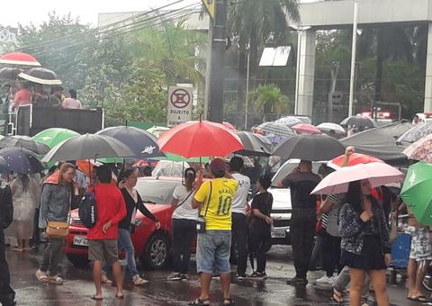 Greve dos professores chega a 16º dia e categoria protesta na Aleam  