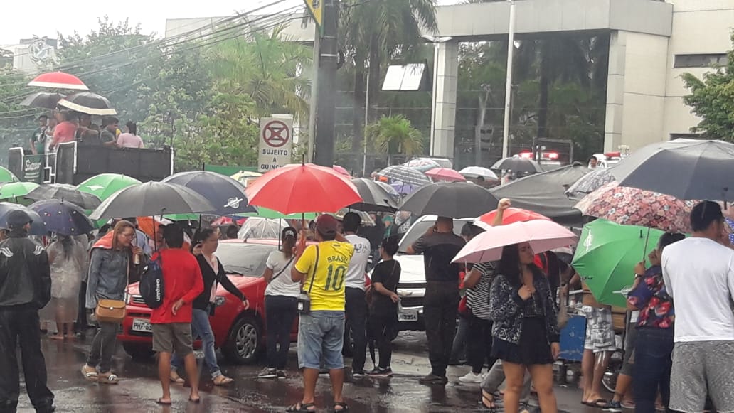 Greve dos professores chega a 16º dia e categoria protesta na Aleam  