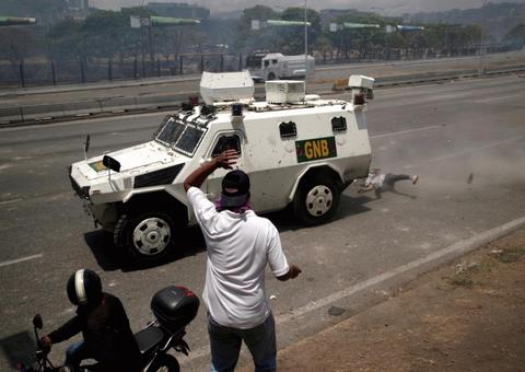 Rússia acusa Guaidó de alimentar conflito na Venezuela 