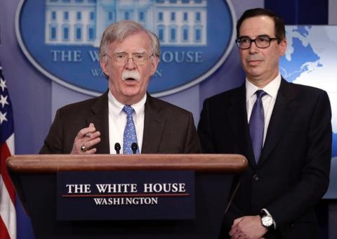 EUA acenam com alívio de sanções a quem apoiar Guaidó e citam PDVSA