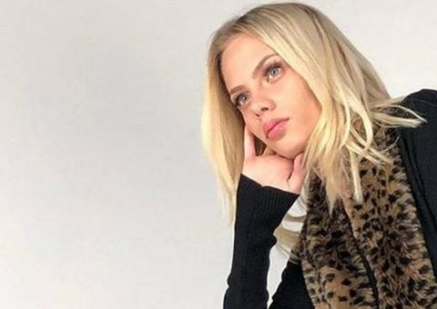 Modelo concilia carreira na moda com trabalho no cemitério