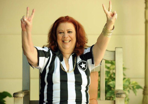 Corpo de Beth Carvalho será velado no Botafogo nesta quarta