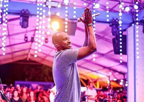 Thiaguinho, Rodriguinho e Periclés comandam Tardezinha Surreal em Manaus