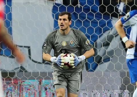 Goleiro Casillas sofre infarto e é internado às pressas