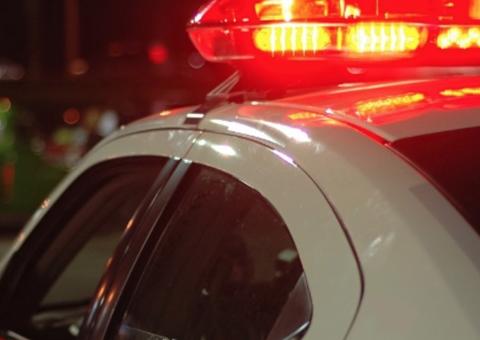 Idosa é morta com três tiros na cabeça, em frente a própria casa