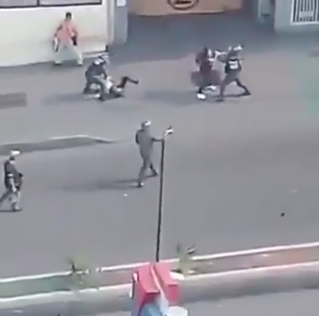 Confrontos em protestos contra governo deixam 8 feridos em Caracas