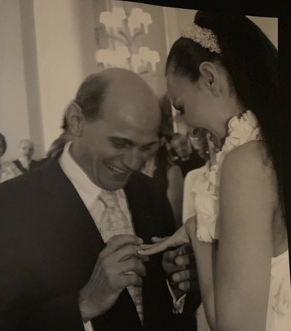 Viúva de Boechat relembra casamento em 1º aniversário sem o marido