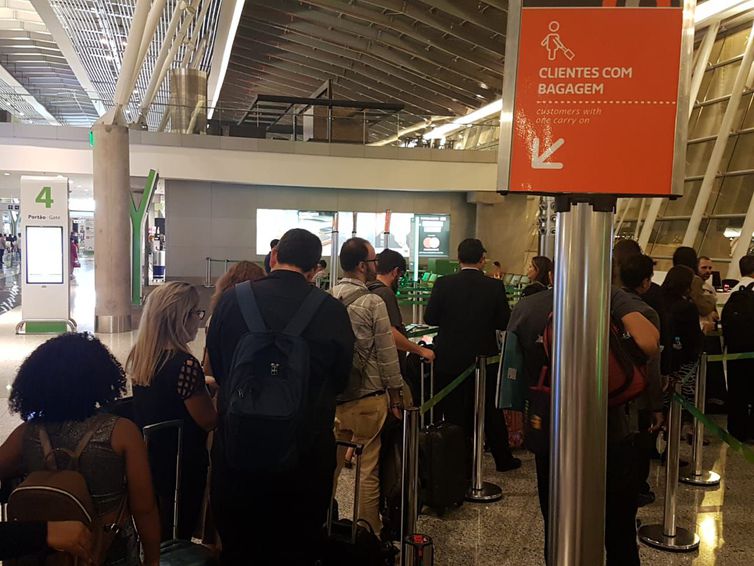 Mais quatro aeroportos adotam novas regras para bagagem de mão