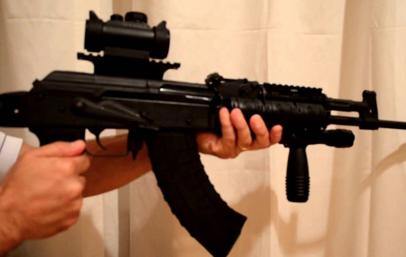 No Amazonas, grupo é preso com fuzil AK 47 e arsenal de guerra