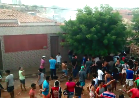 Explosão destrói fábrica de fogos e deixa feridos