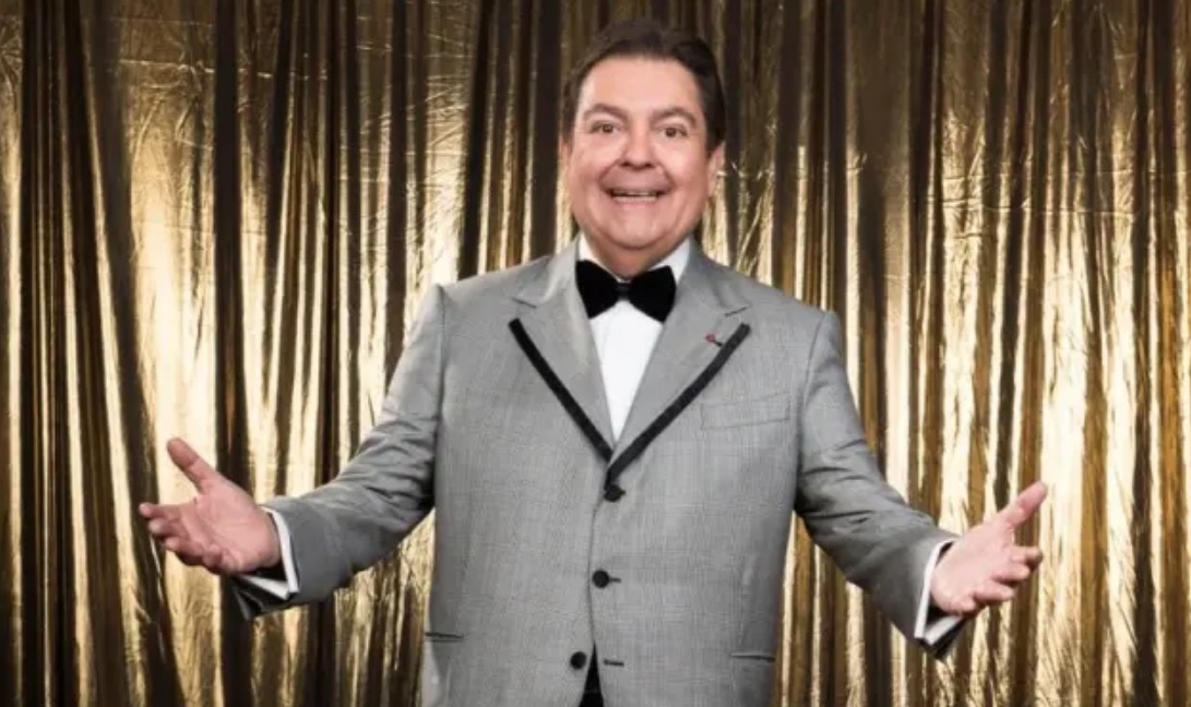 Faustão faz aniversário de 69 anos e recebe parabéns de artistas
