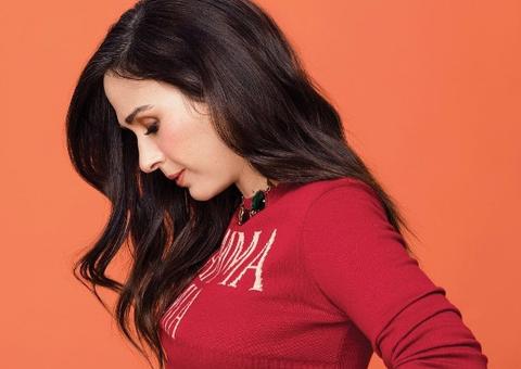 Capa de revista, Tatá Werneck exibe barrigão aos 3 meses de gestação