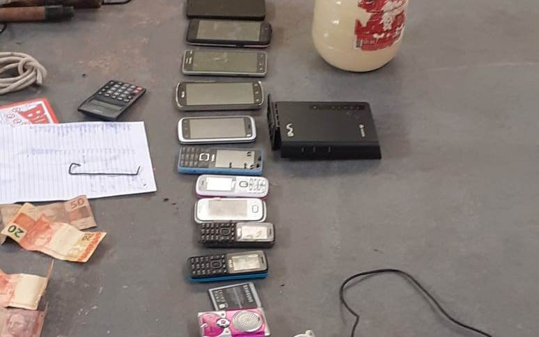 Polícia encontra roteador de internet durante revista em presídio no Amazonas