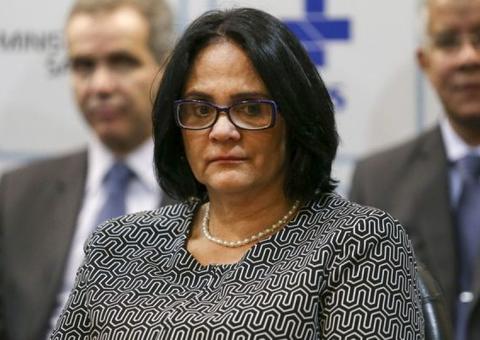 Ministra Damares Alves surpreende ao anunciar saída do governo Bolsonaro