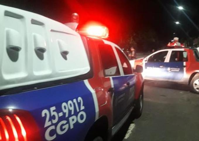 Adolescente morre e homem fica ferido em tiroteio com policiais em Manaus